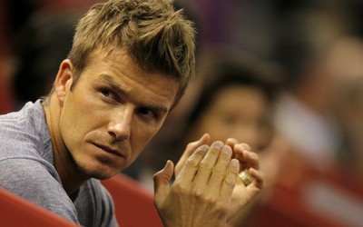 爱赢电竞精华-C罗点球助球队锁定胜局并夺冠庆祝胜利时刻